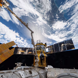 News image: Japanese Spacecraft Ready for Departure, Crew Studies Biology and Advanced Tech
