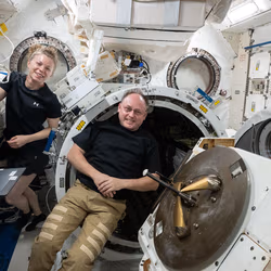 News image: Crew Works Advanced Science Hardware and Conducts Lab Inspections