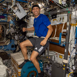 News image: Space Health Research Fills Day Before Cargo Craft Departs